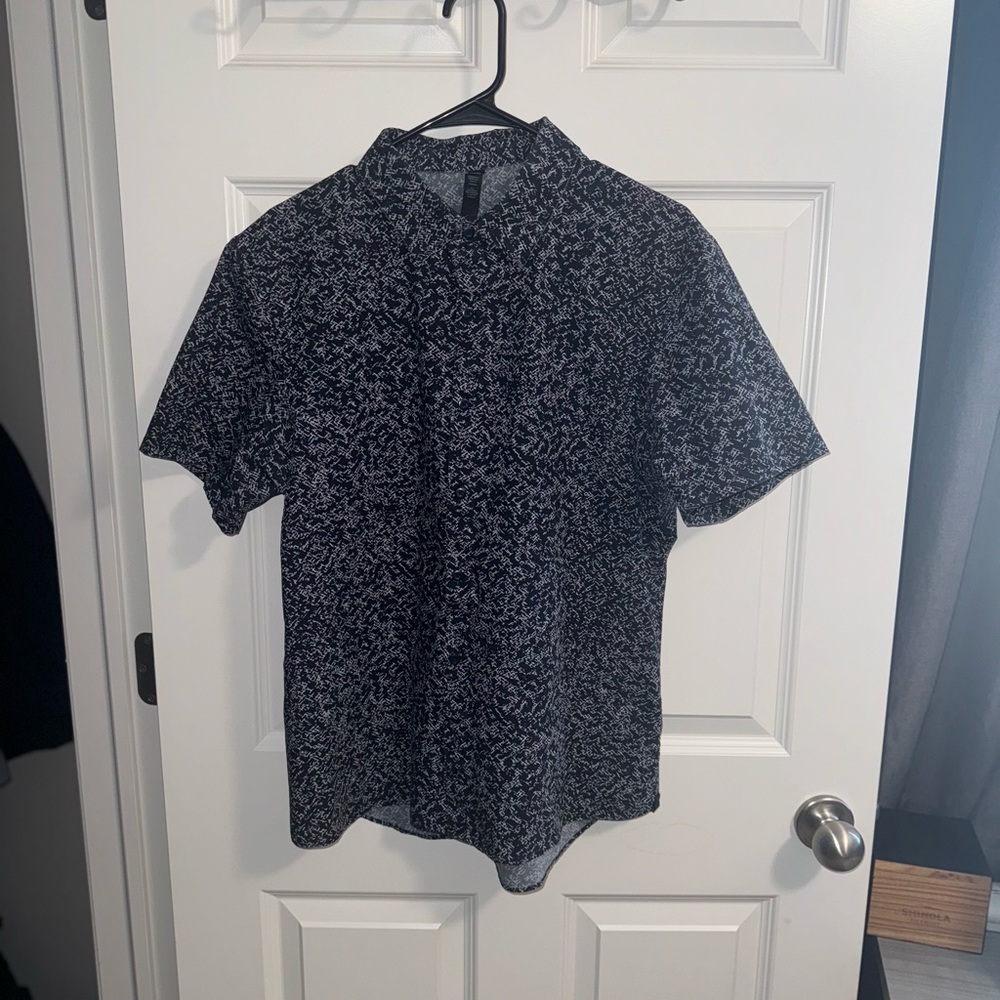 Lululemon Short Sleeve Button Up - Size L